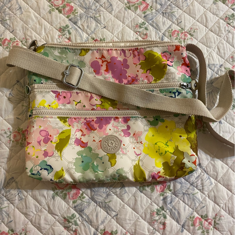Kipling crossbody